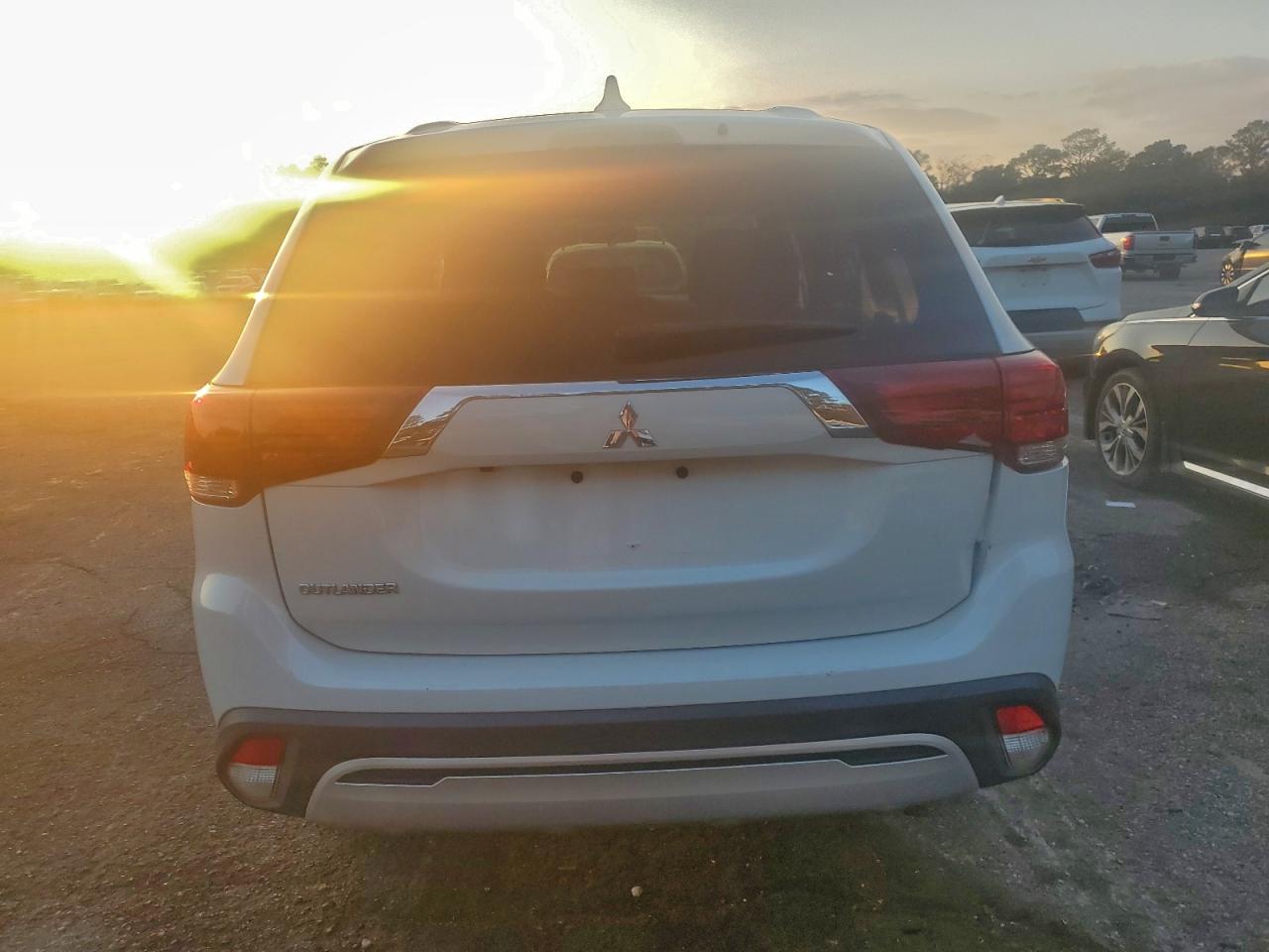 Mitsubishi Outlander Es Image 11