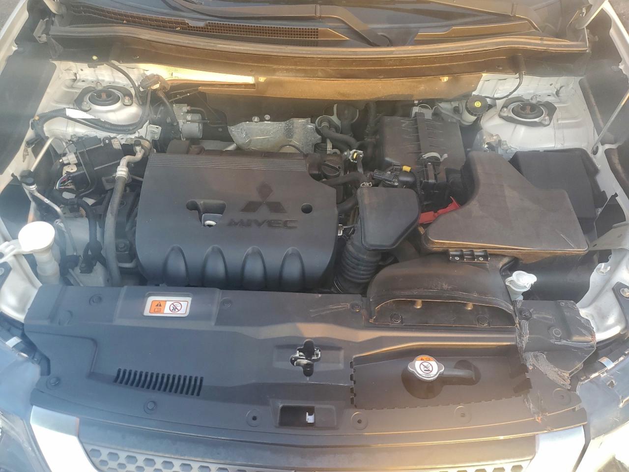 Mitsubishi Outlander Es Image 9