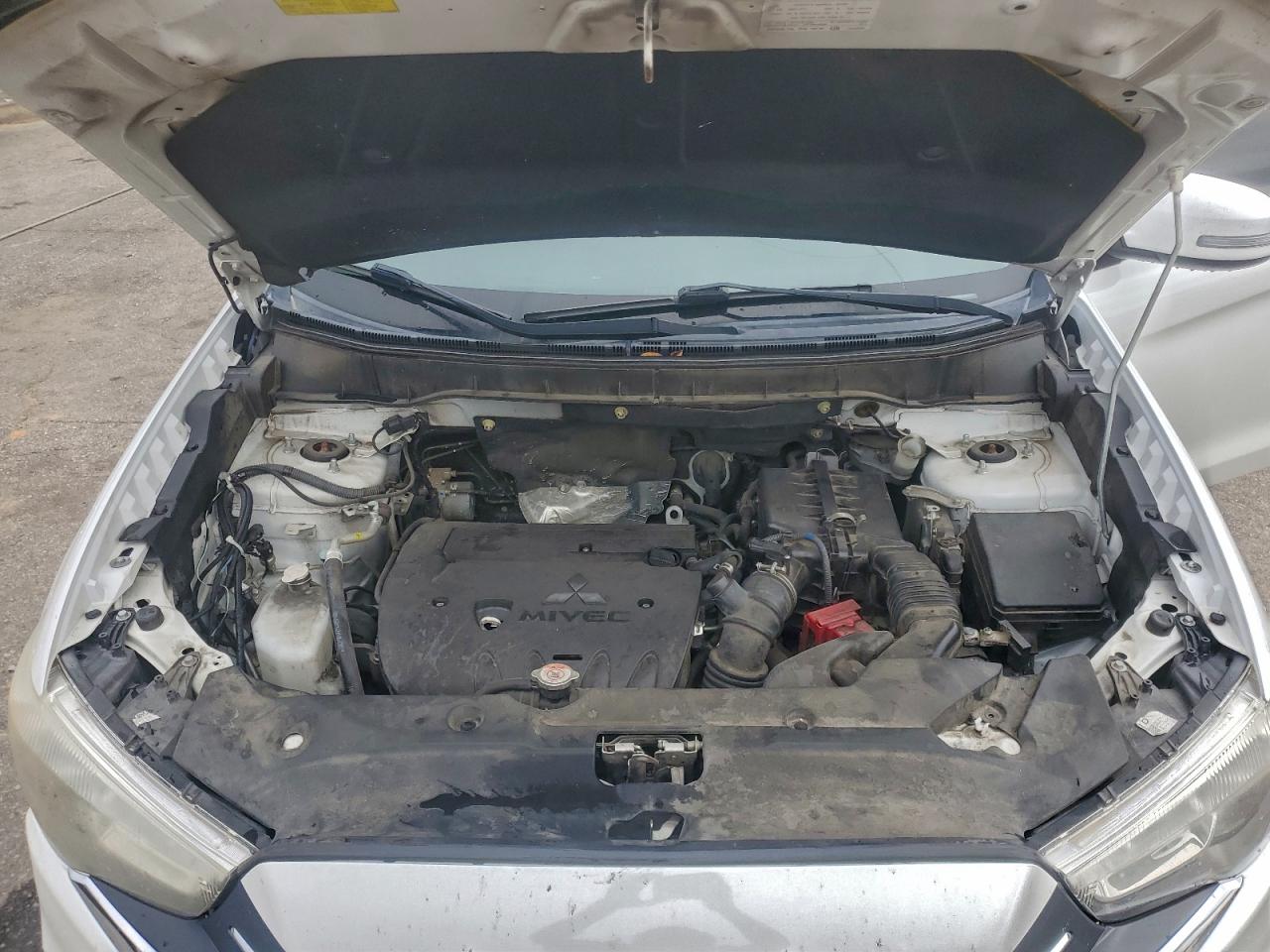 Mitsubishi Outlander Se Image 8