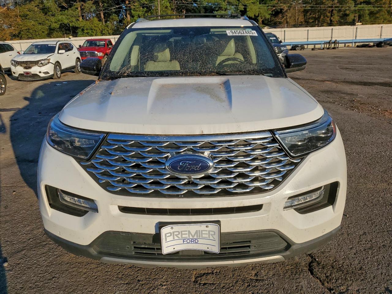 Ford Explorer Platinum Image 8