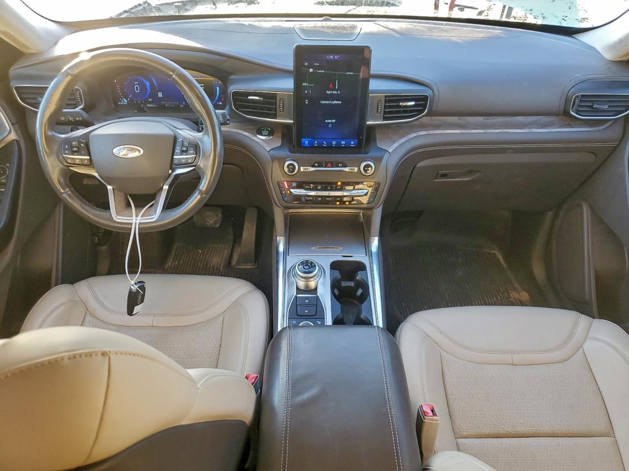 Ford Explorer Platinum Image 3