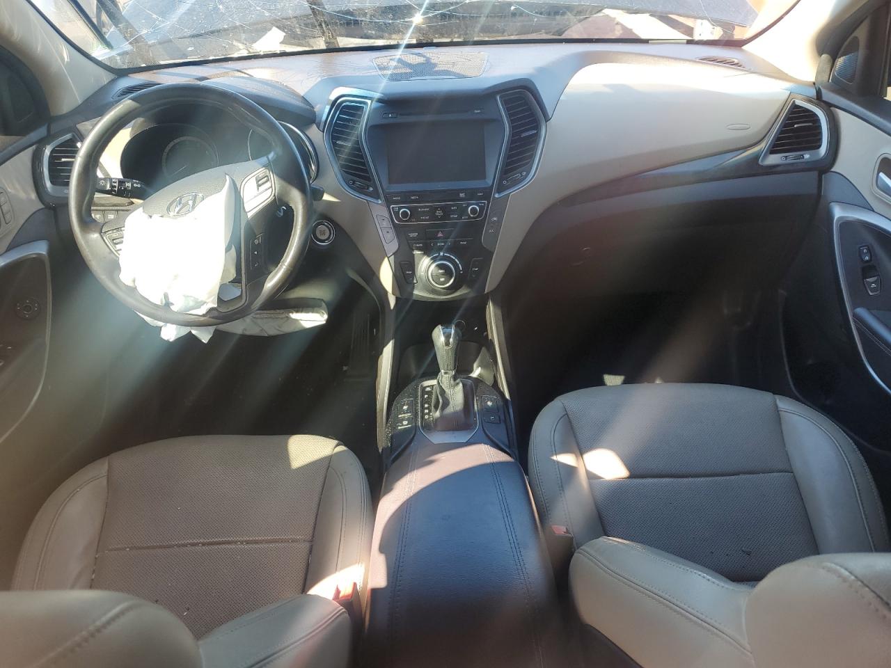 Hyundai SANTA FE Image 4