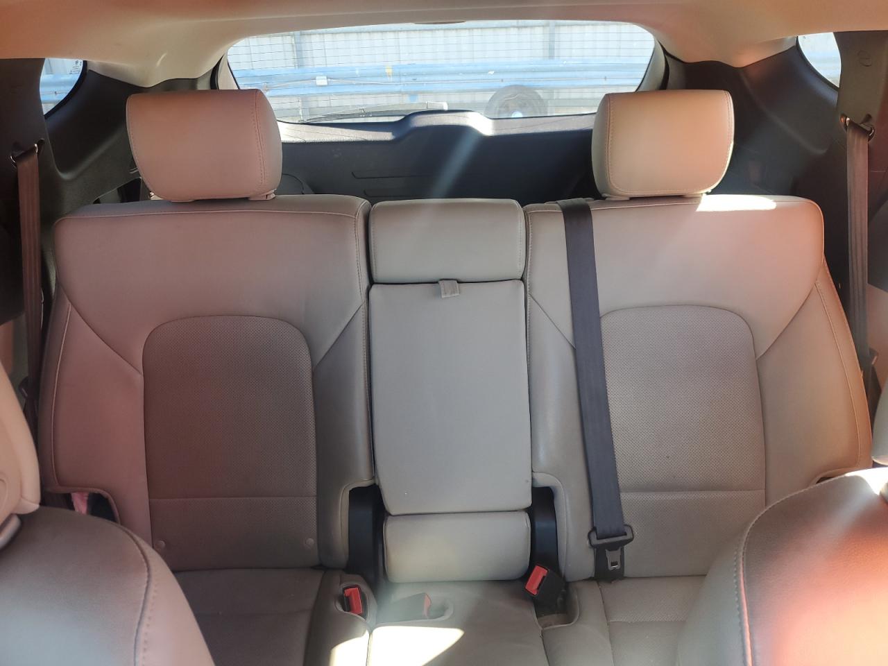 Hyundai SANTA FE Image 9