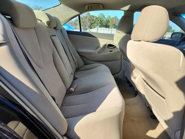 Toyota Camry Base Image 7