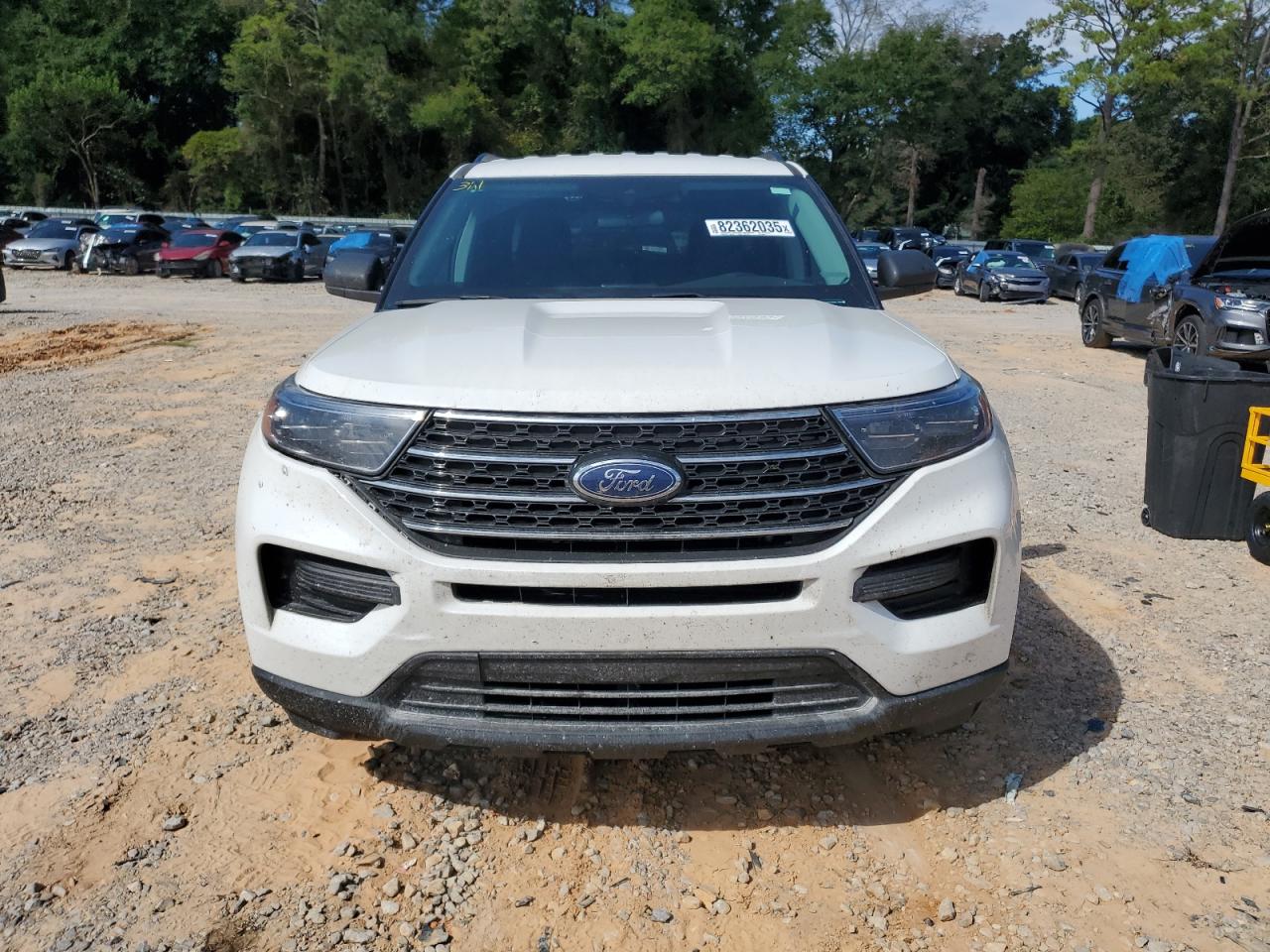 Ford Explorer Xlt Image 6