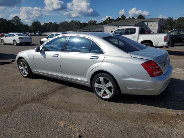 Mercedes-Benz S-Class 550 Image 6