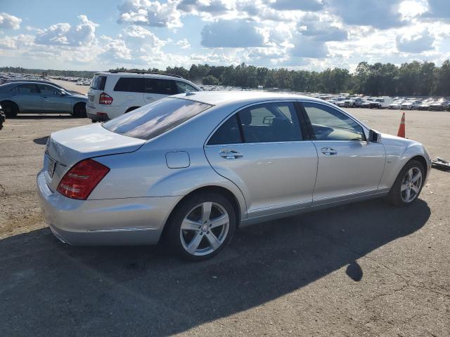 Mercedes-Benz S-Class 550 Image 4