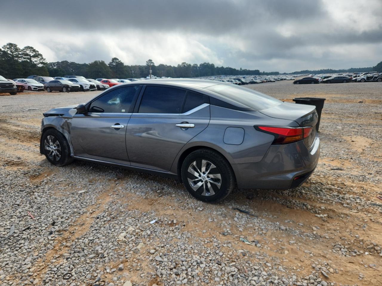 Nissan Altima S Image 5