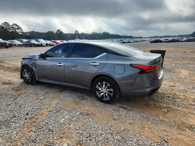 Nissan Altima S Image 5