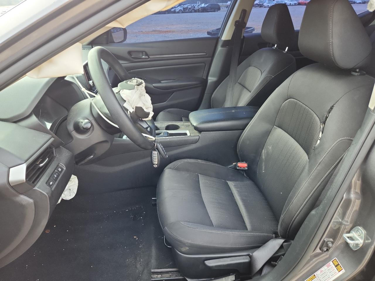 Nissan Altima S Image 13