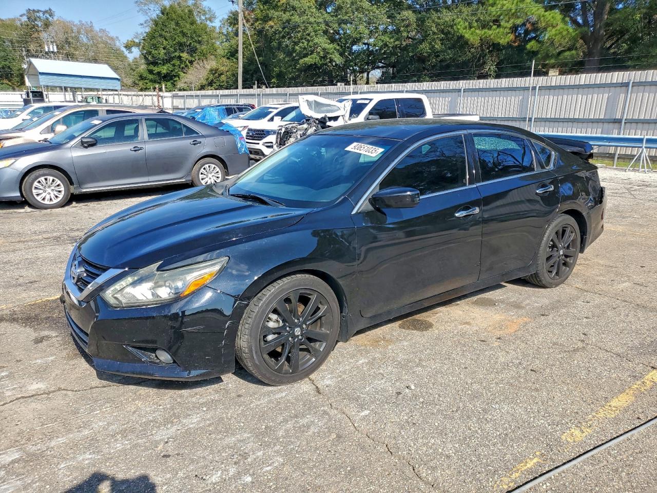 Nissan Altima 2.5 Image 1