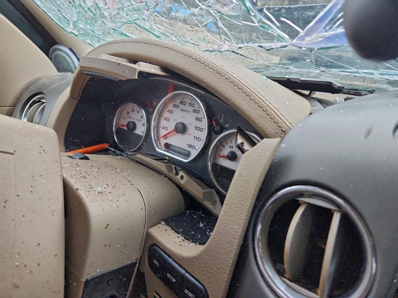 Ford F-150 Supercrew Image 6