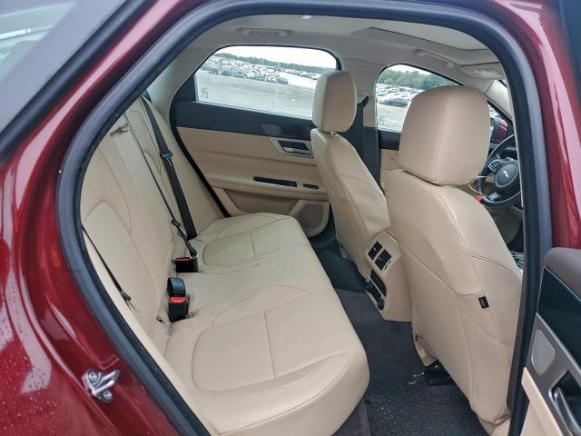 Jaguar XF Premium Image 10