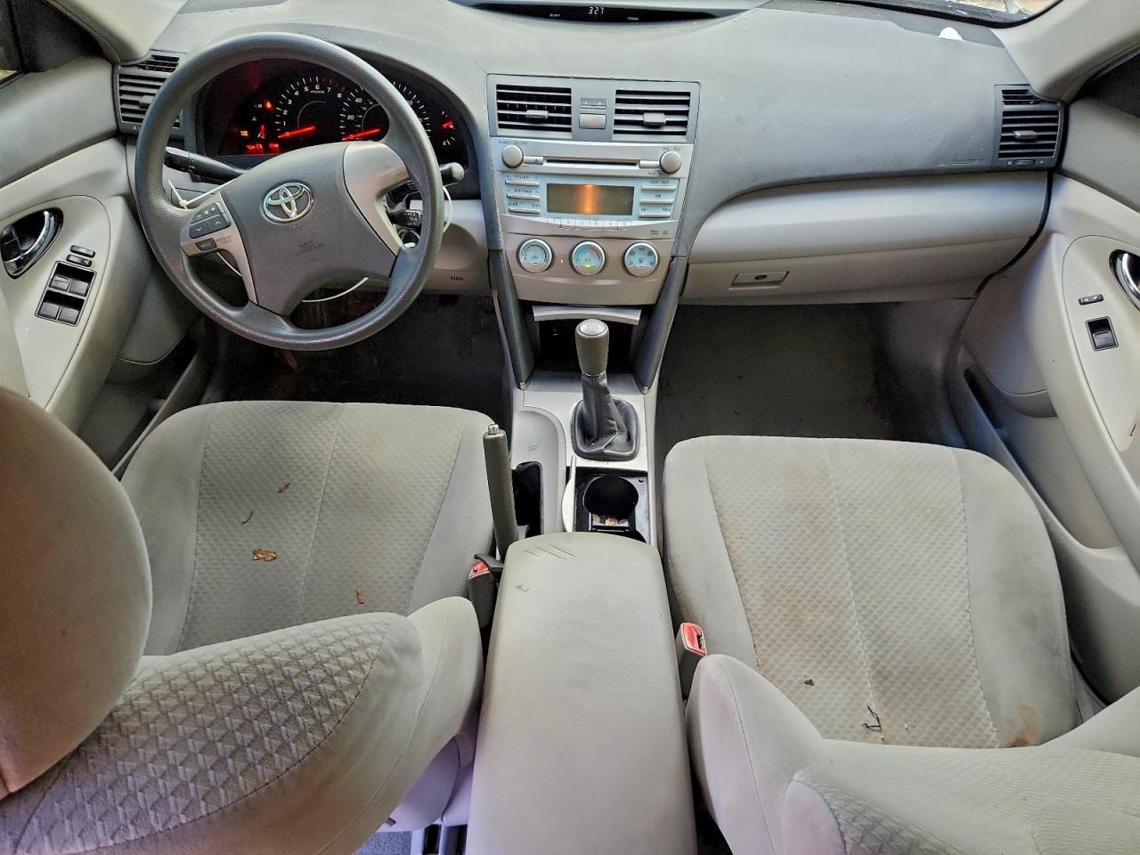 Toyota Camry Ce Image 8