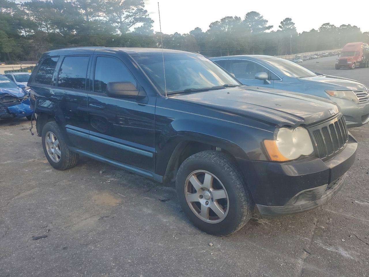 Jeep Grand Cherokee Laredo Image 4