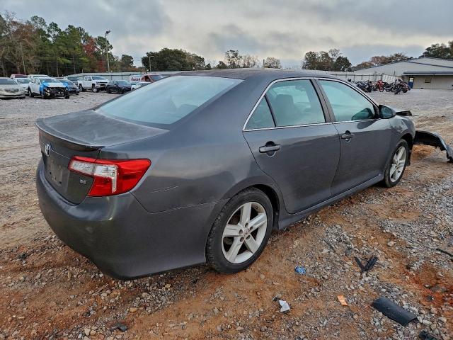 Toyota Camry Base Image 9