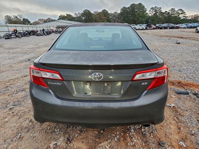 Toyota Camry Base Image 11