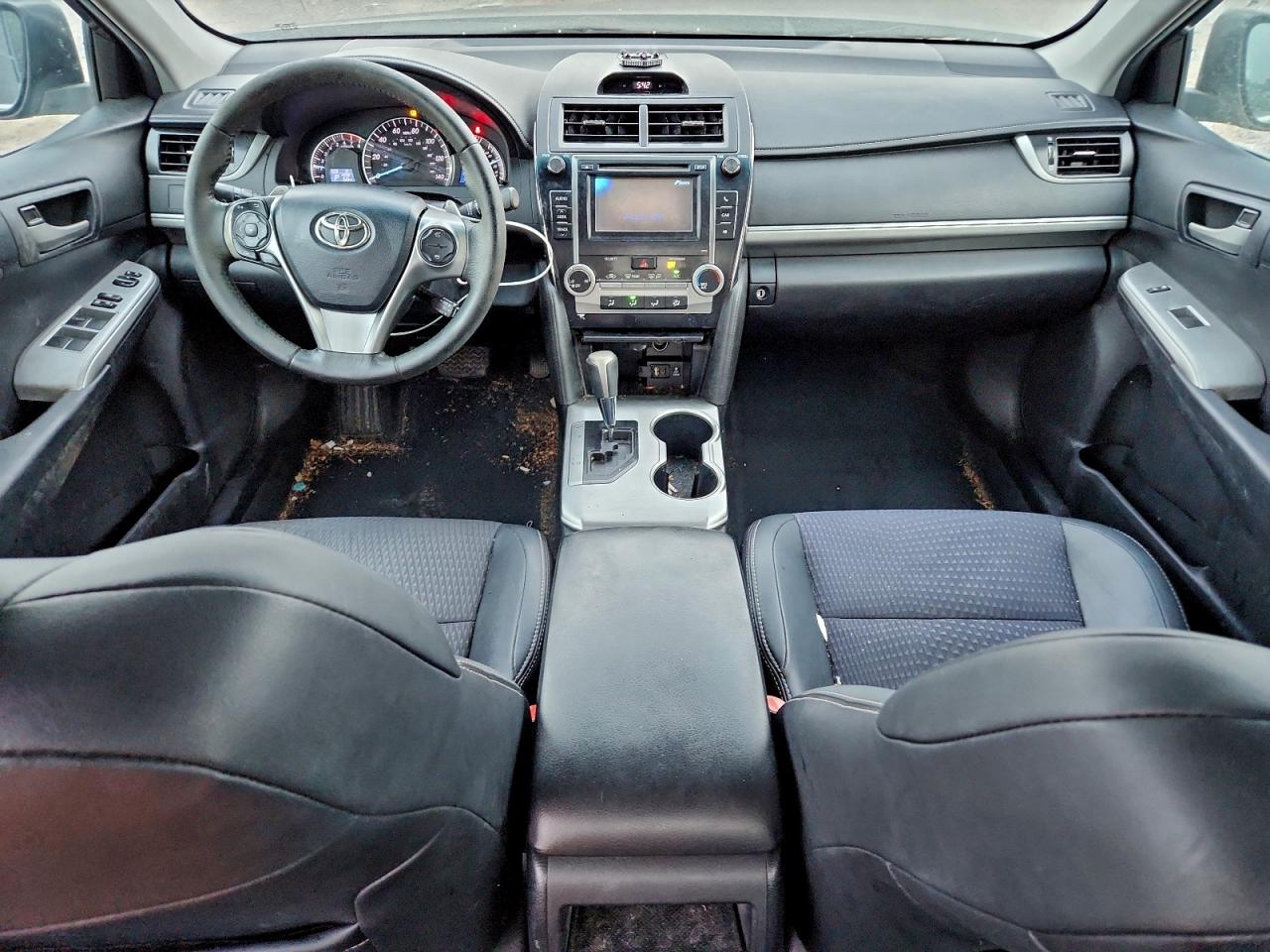 Toyota Camry Base Image 5