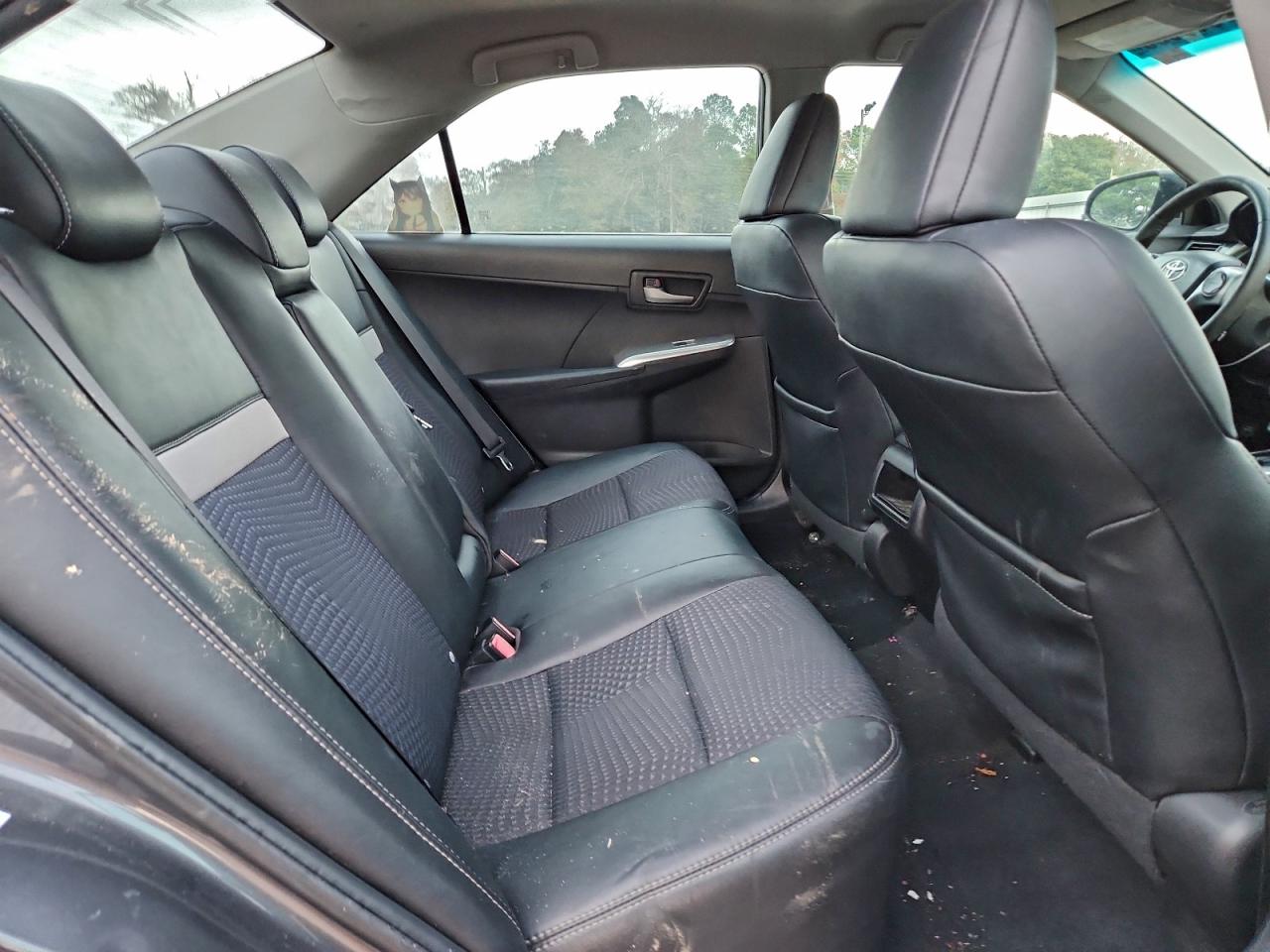 Toyota Camry Base Image 8