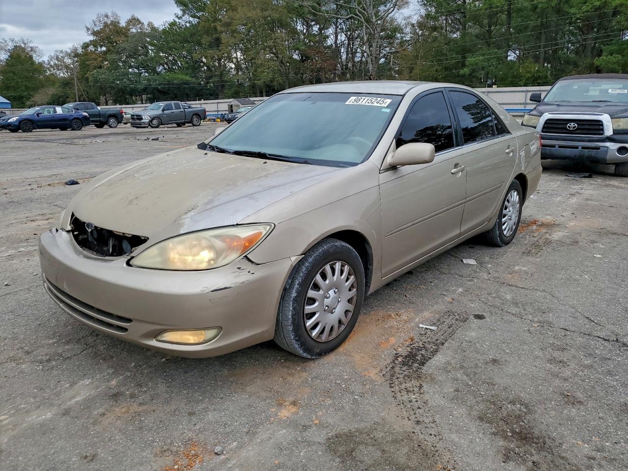 Toyota Camry Le Image 1