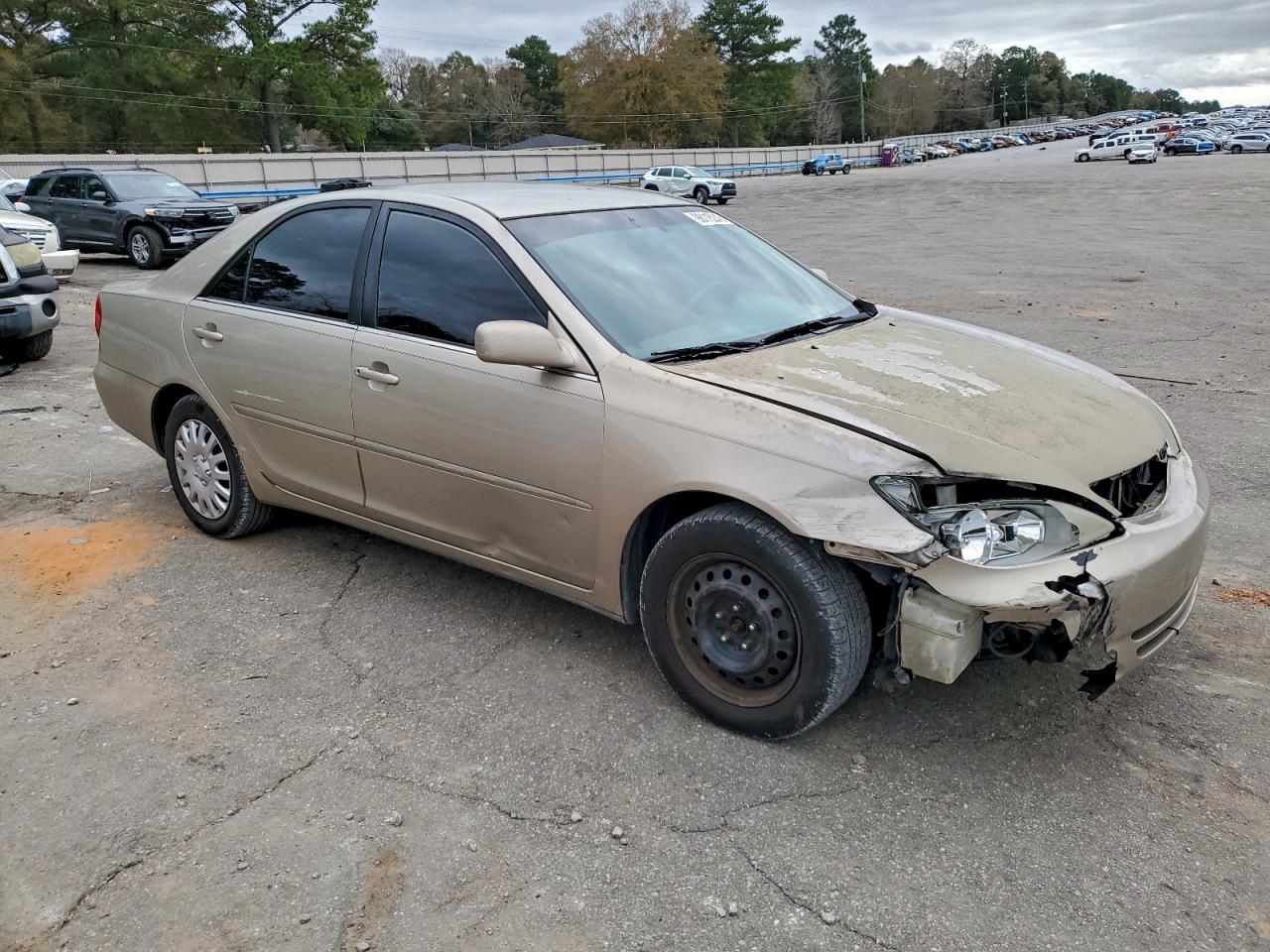 Toyota Camry Le Image 2