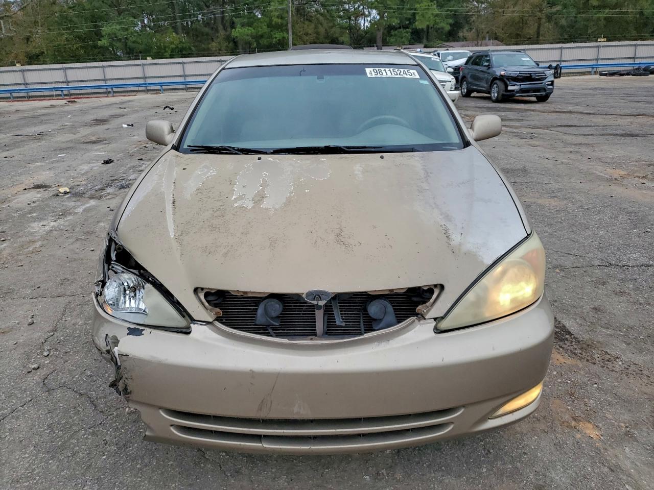 Toyota Camry Le Image 6