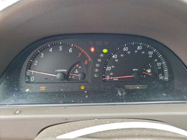 Toyota Camry Le Image 9