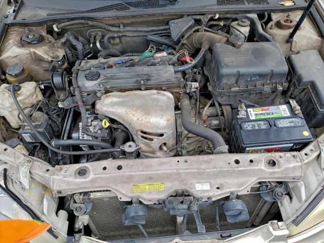 Toyota Camry Le Image 12