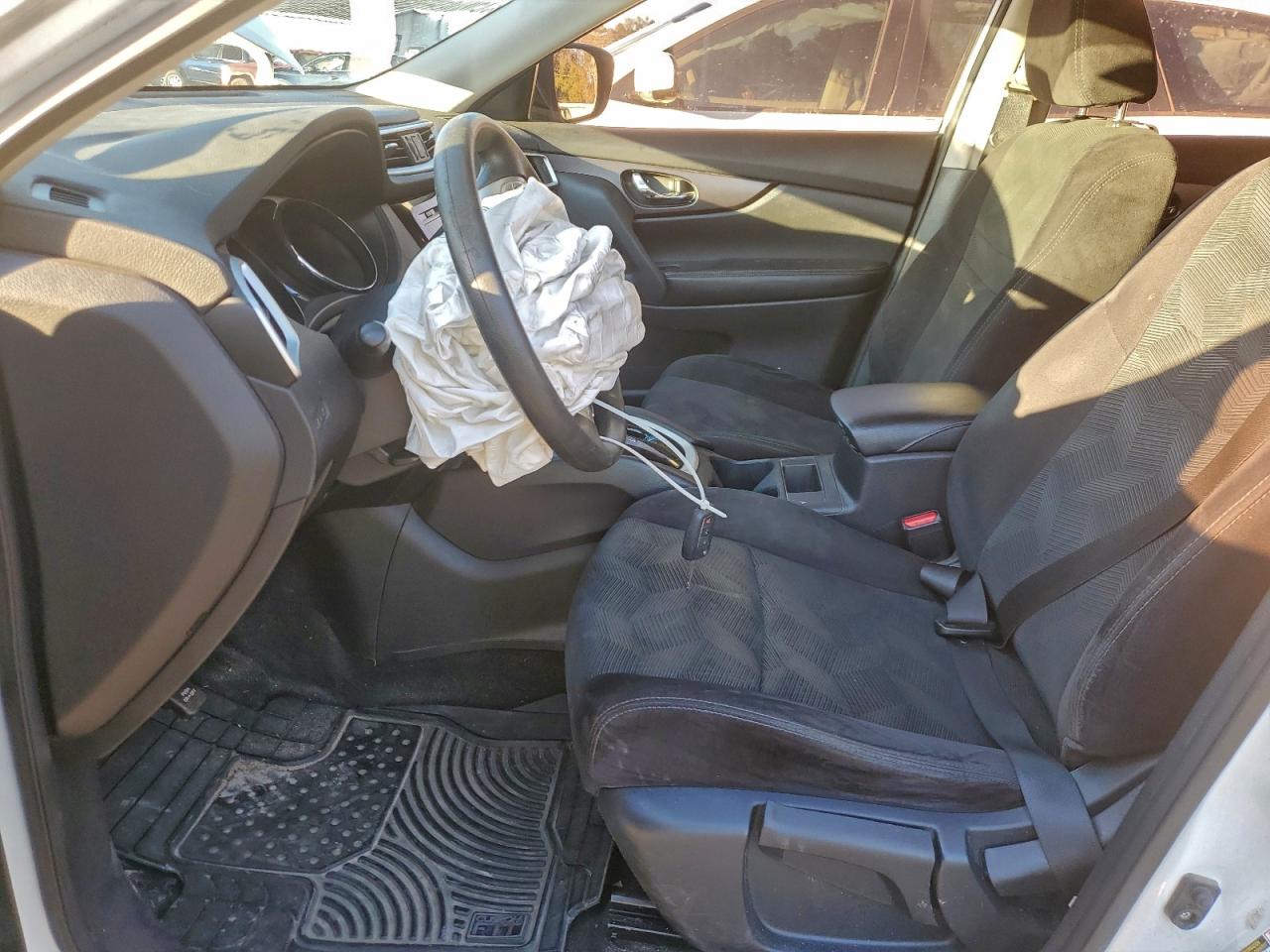 Nissan Rogue S Image 13