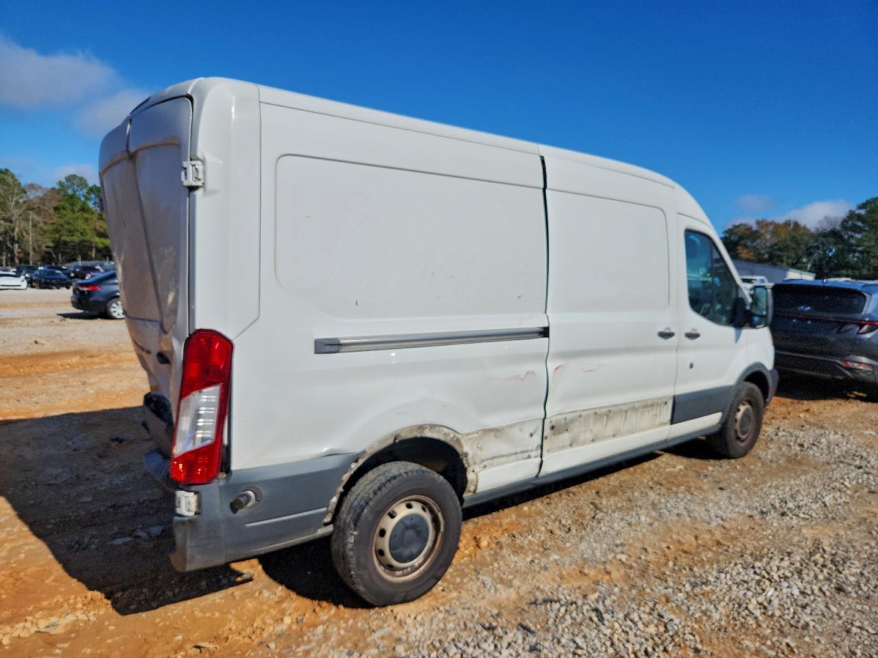 Ford Transit T-150 Image 3
