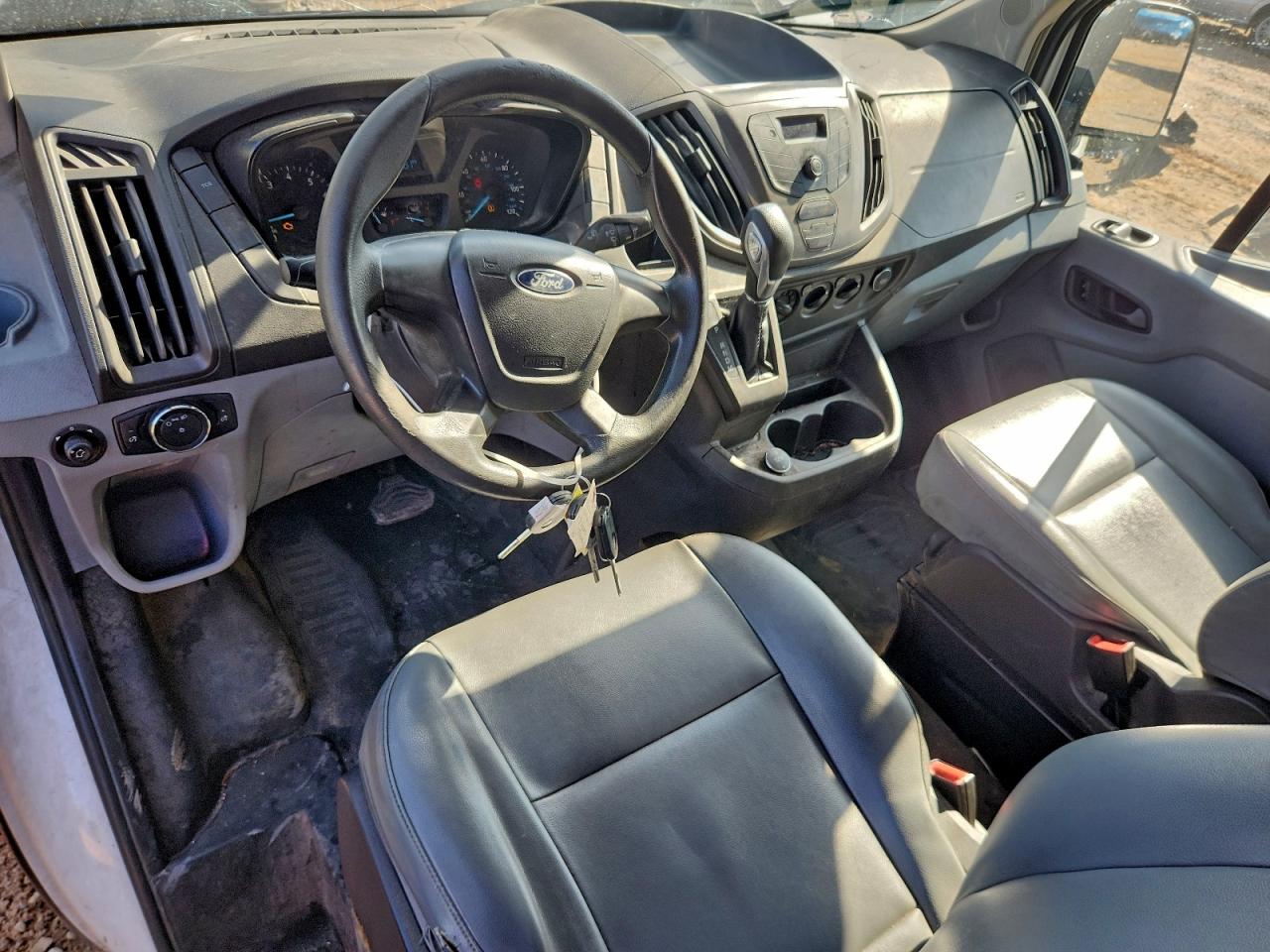 Ford Transit T-150 Image 6