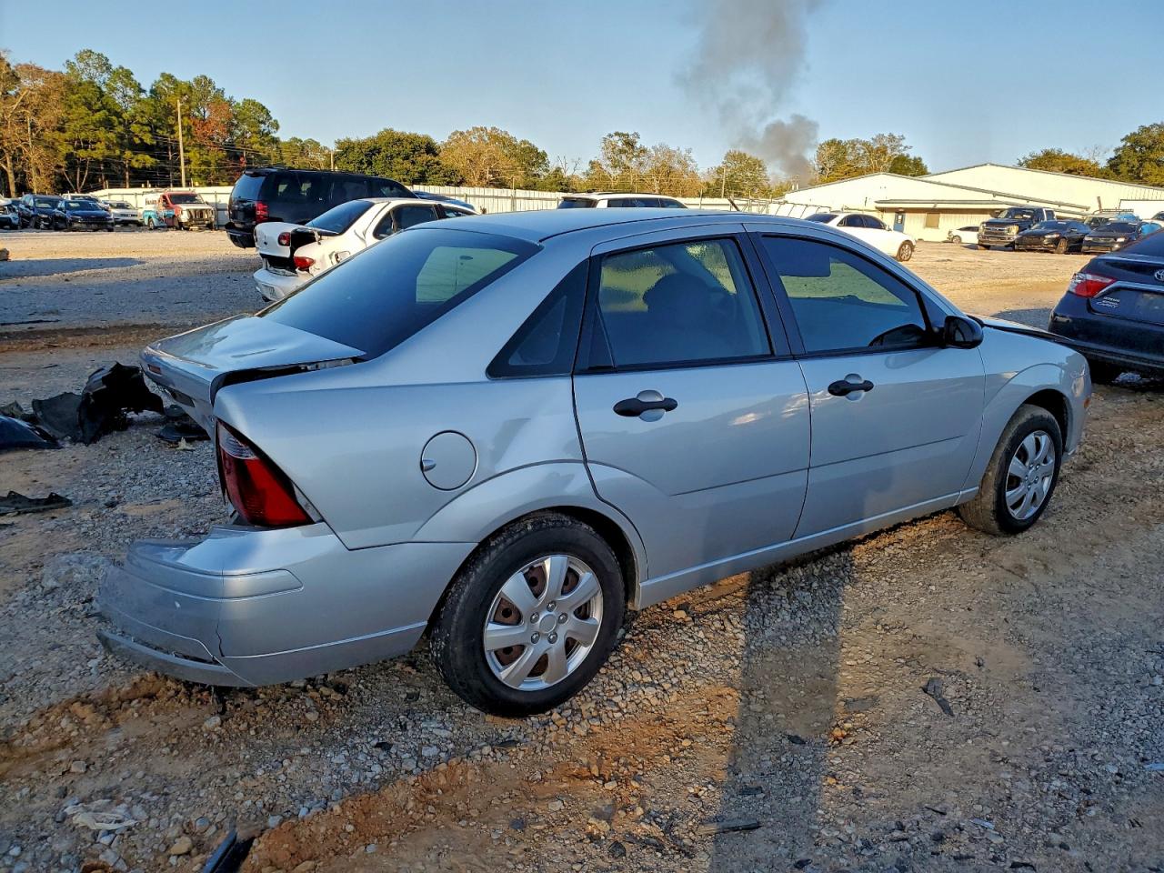 Ford Focus Zx4 Image 2