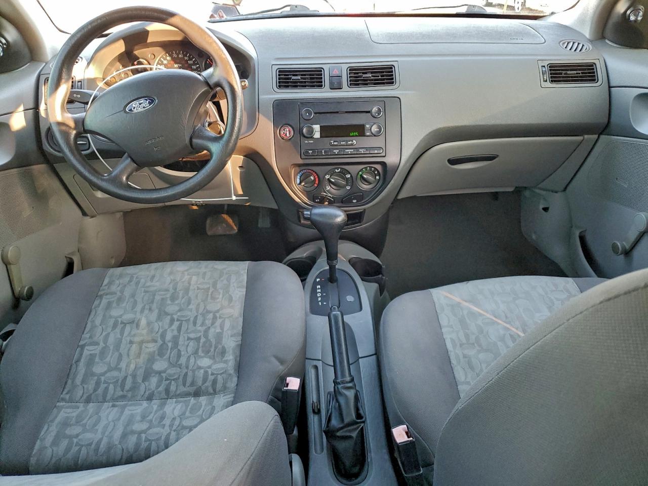 Ford Focus Zx4 Image 8