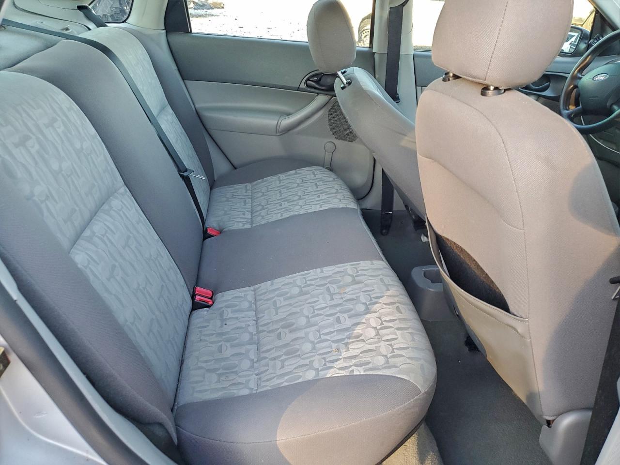 Ford Focus Zx4 Image 7