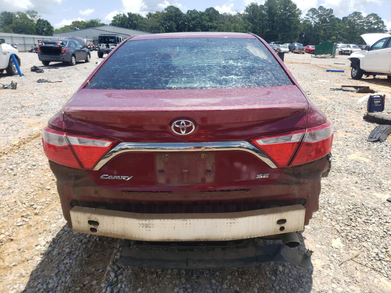 Toyota Camry Le Image 5