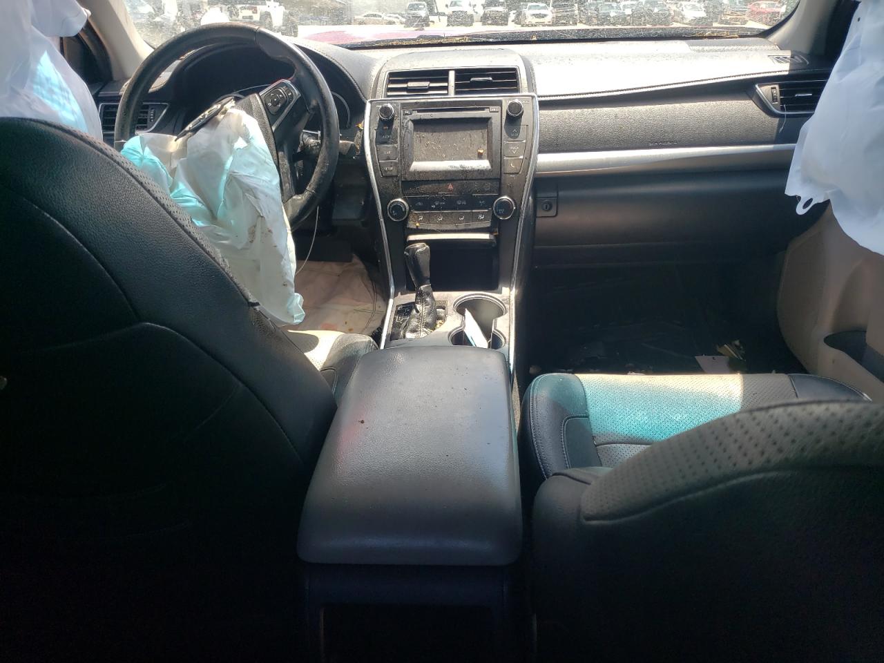 Toyota Camry Le Image 7