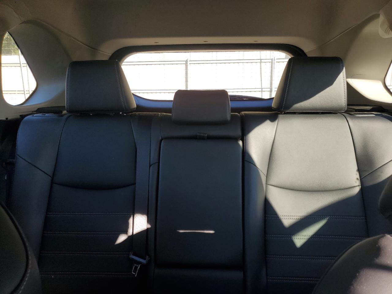 Toyota RAV4 Xle Premium Image 12