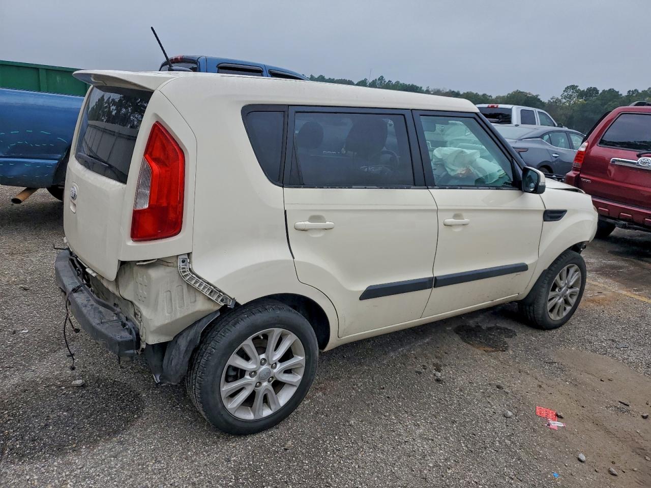 Kia Soul + Image 13