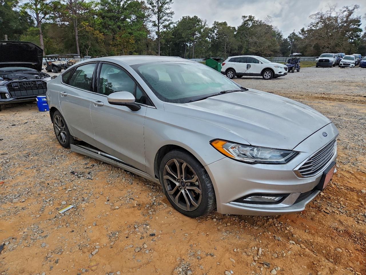 Ford Fusion S Image 13