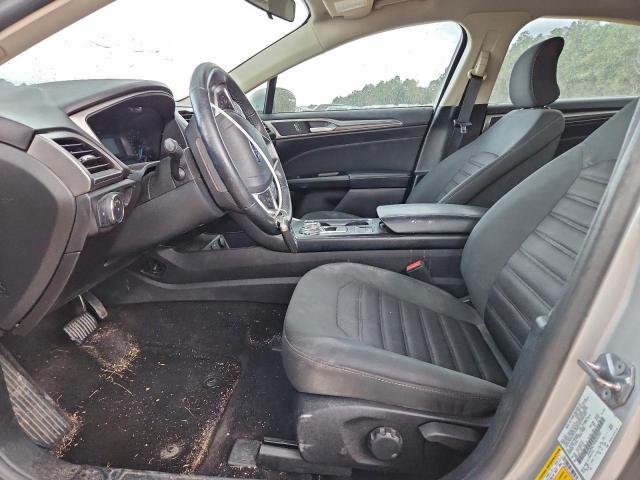 Ford Fusion S Image 10