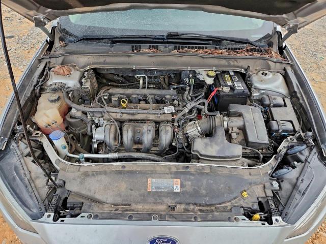 Ford Fusion S Image 9