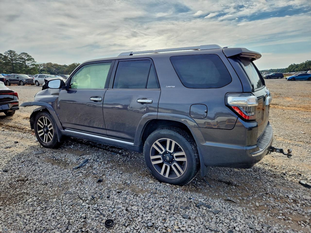 Toyota 4Runner Sr5 Image 11