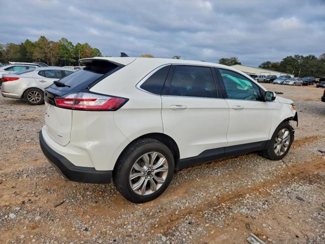 Ford Edge Titanium Image 2