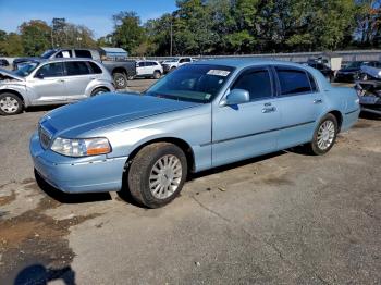  Salvage Lincoln Towncar