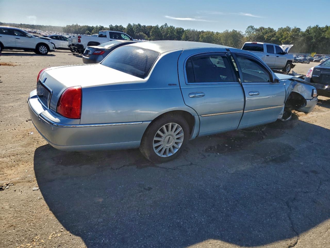 Lincoln Towncar Signature Image 8