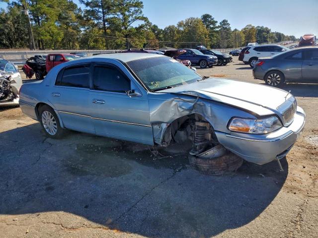 Lincoln Towncar Signature Image 4