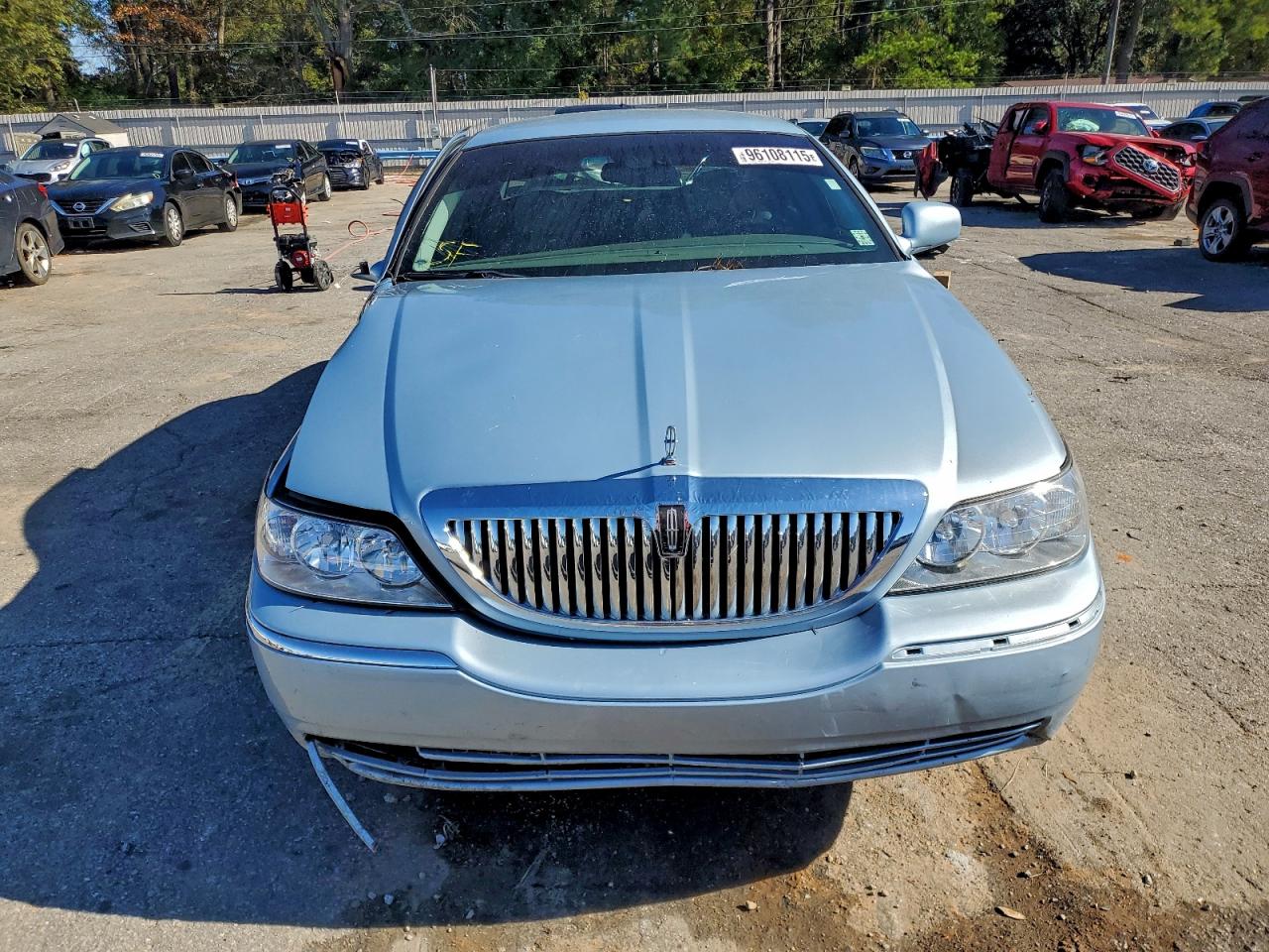 Lincoln Towncar Signature Image 12