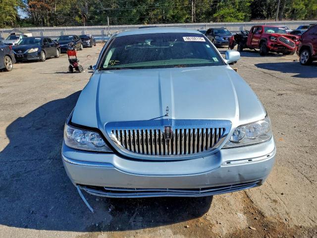Lincoln Towncar Signature Image 12