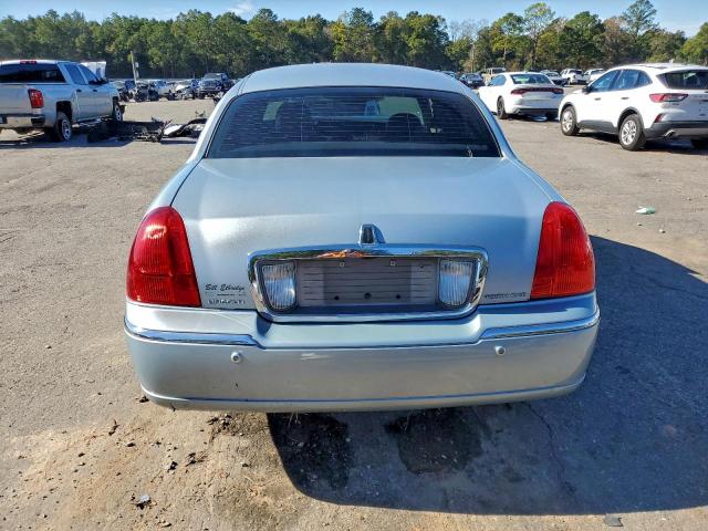 Lincoln Towncar Signature Image 2