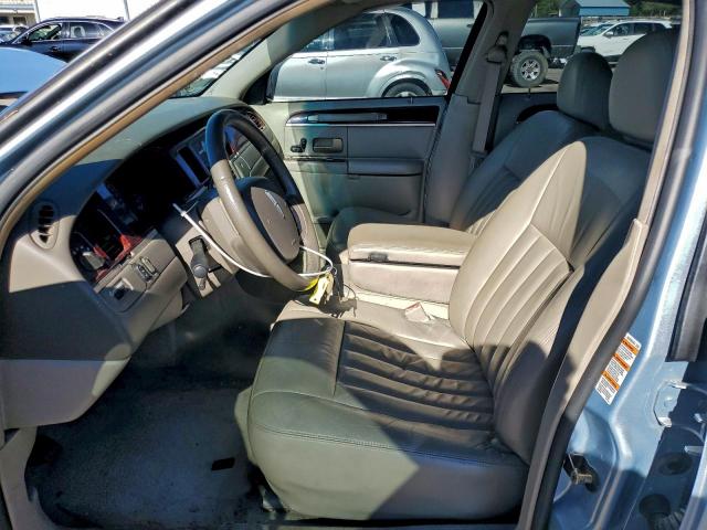 Lincoln Towncar Signature Image 3